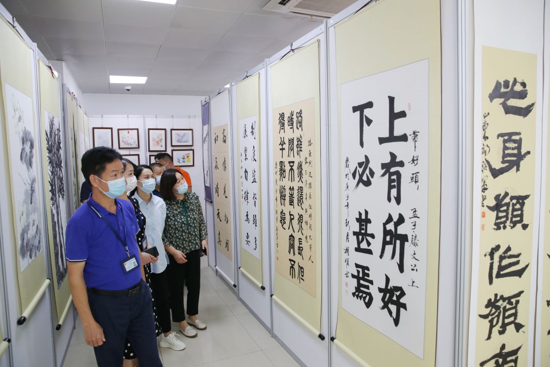 龍華區福城街道舉辦“書香廉韻 清風福城”廉潔文化書畫展活動，組織文化藝術交流